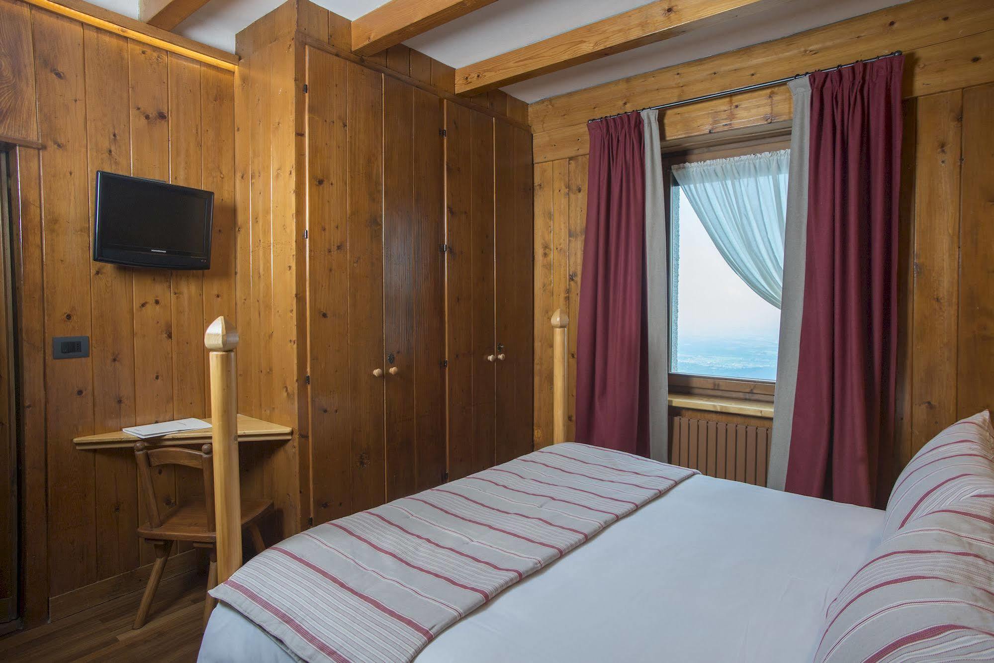 Albergo Ristorante Bucaneve Bielmonte Buitenkant foto